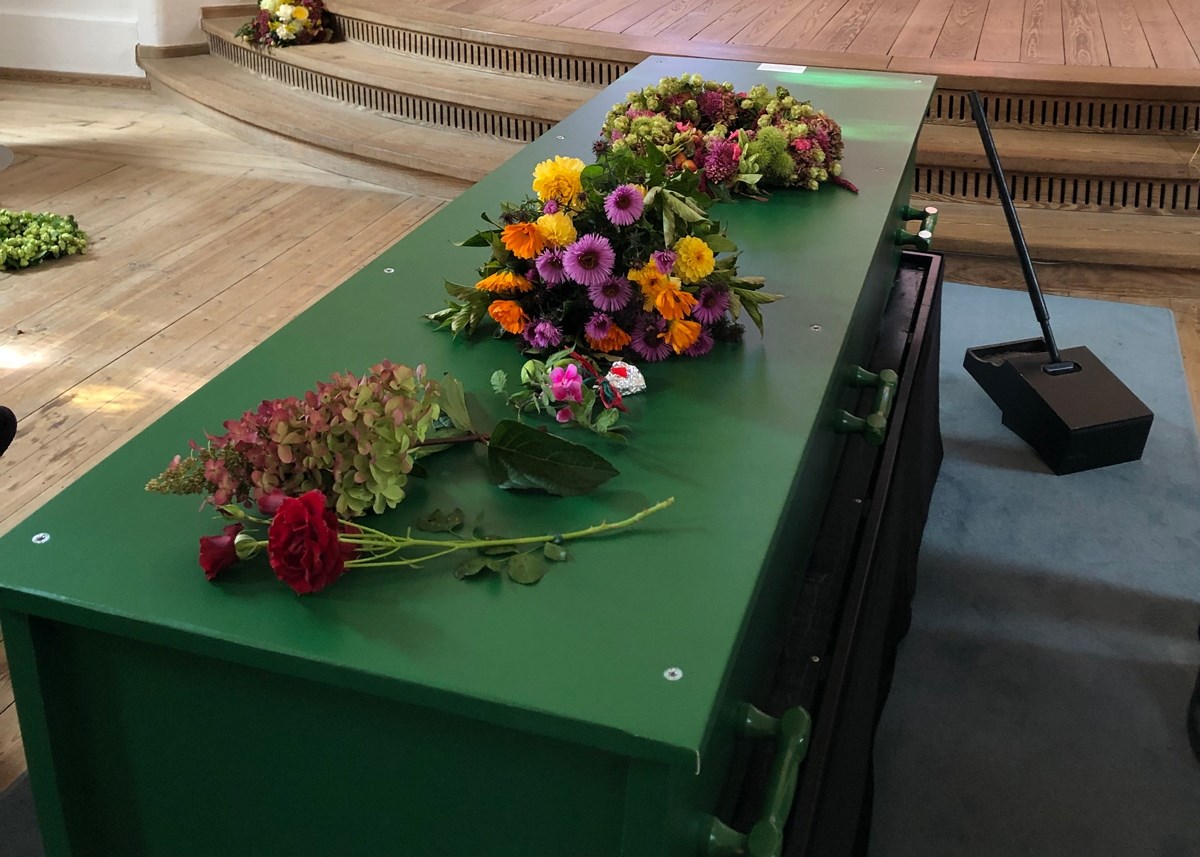 Vores grønne miljøvenlig begravelse leveres i Gladsaxe, Valby, Herlev, Søborg, Enghave, København K, Frederiksberg, Egedal og nærområdet